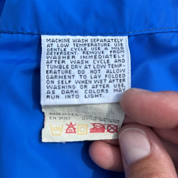 Vintage women’s bomber jacket in retro color scheme. - Picture 7 of 7